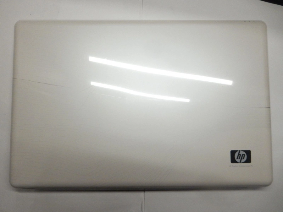 Верхняя крышка (матрицы) ZYE34UT5TP203 519605-001 HP dv7-3128ca