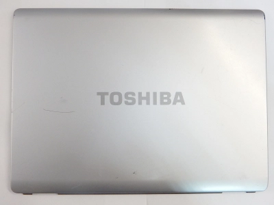 Верхняя крышка (матрицы) B0247101K10 V000130070 Toshiba Satellite L300